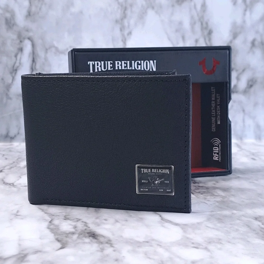True Religion Men's Leather Bifold Wallet Black‎ With Desk Valet RFID Protection